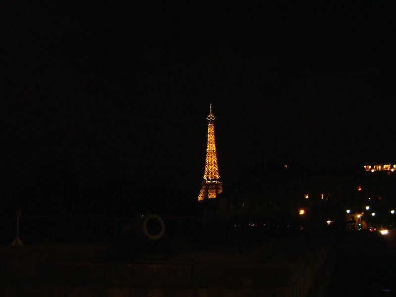Eiffel Tower Dark